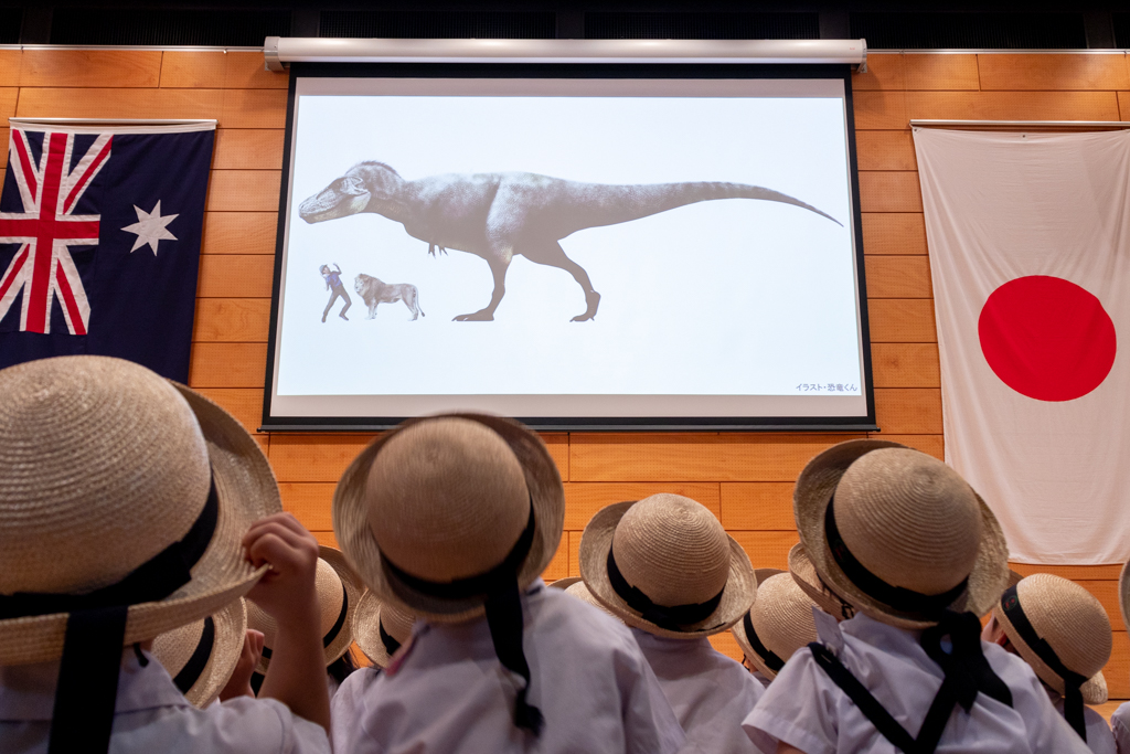 体験型恐竜パペットショー『恐竜どうぶつ園2019』（英題『Erth's Dinosaur Zoo』）