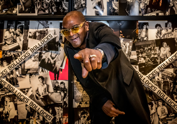 フォトグラファー Dennis Morris(デニス・モリス)